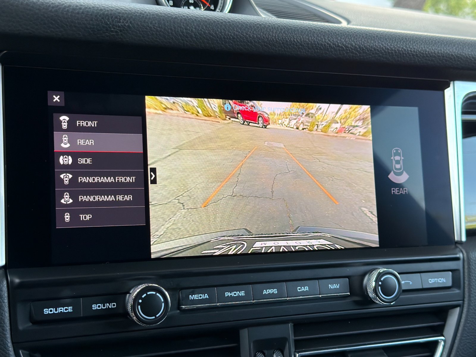 Used 2020 Porsche Macan AWD/4WD image 19