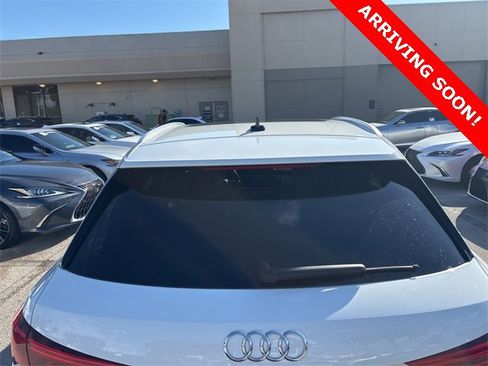 Used 2021 Audi Q3 2.0T Premium w/ Convenience Package image 3