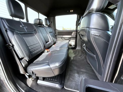 Used 2024 Ford F150 Platinum image 18