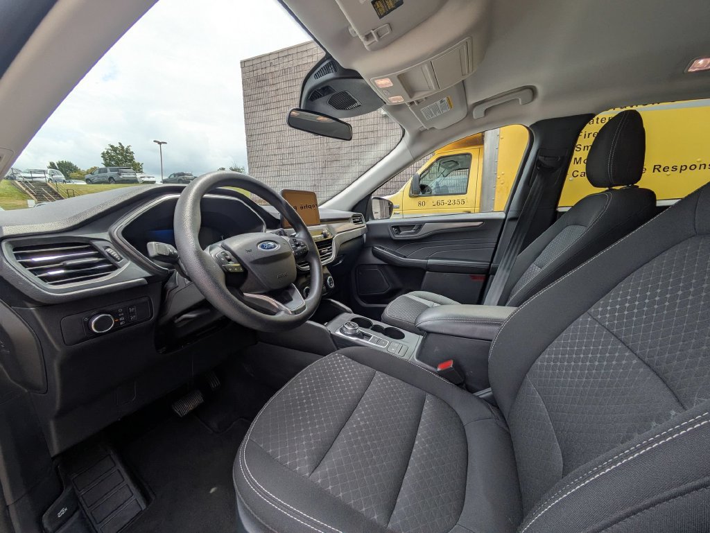 Used 2025 Ford Escape Active AWD/4WD image 15