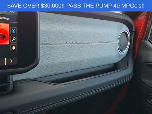 Used 2025 Jeep Wrangler Unlimited Sahara AWD/4WD image 26