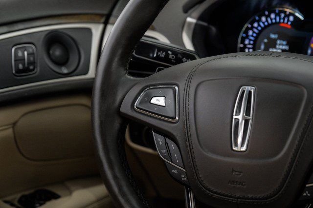 Used 2019 Lincoln MKZ Reserve FWD image 16