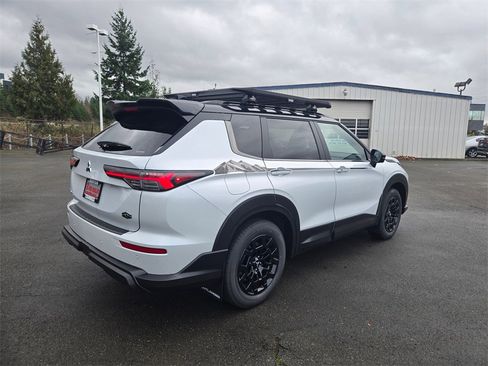 New 2026 Mitsubishi Outlander Trail Edition image 5