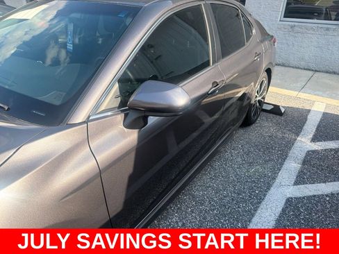 Used 2018 Toyota Camry SE FWD image 10