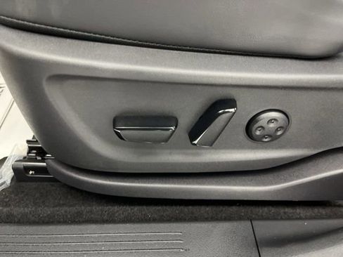 Used 2023 Nissan Ariya FWD image 35