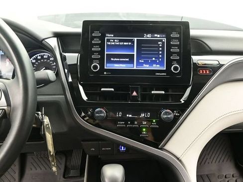 Used 2023 Toyota Camry SE FWD image 9