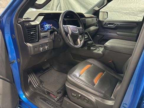 Used 2024 GMC Sierra 1500 AT4 w/ Technology Package AWD/4WD image 18