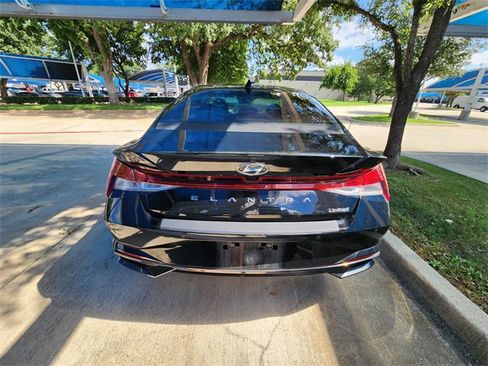 Used 2022 Hyundai Elantra Limited FWD image 5