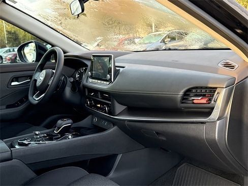 Used 2023 Nissan Rogue SV image 20