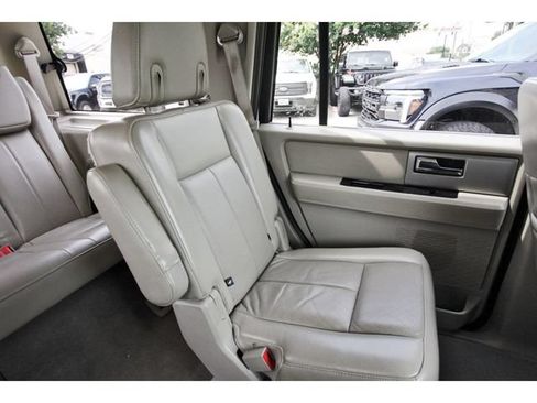 Used 2013 Ford Expedition Limited RWD image 10