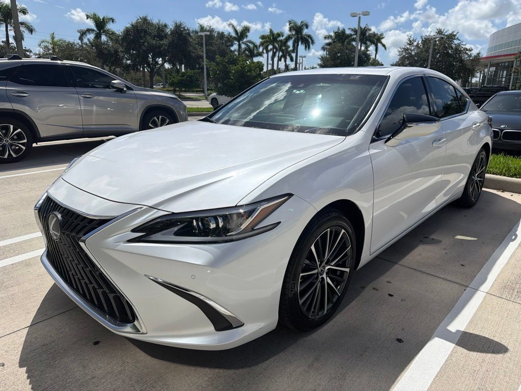 Used 2025 Lexus ES 350 w/ Premium Package FWD image 9