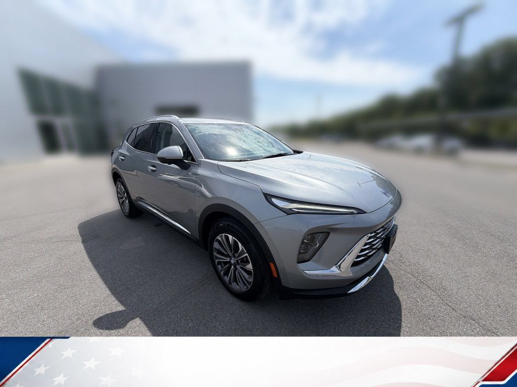 Used 2024 Buick Envision Preferred AWD/4WD image 2