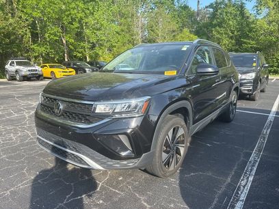 Used 2023 Volkswagen Taos SE w/ Panoramic Sunroof Package