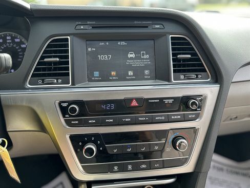 Used 2016 Hyundai Sonata SE FWD image 18