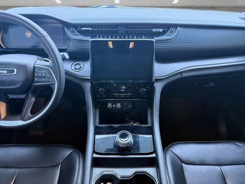 Used 2024 Jeep Grand Cherokee L Limited w/ Black Appearance Package image 3