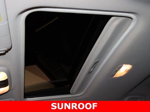 Used 2023 Subaru Crosstrek 2.5i Limited w/ Moonroof Package image 18