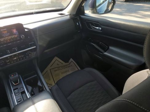 Used 2022 Nissan Pathfinder S image 24