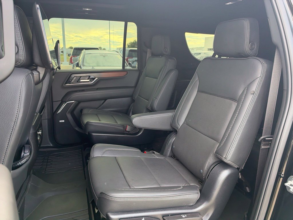 Used 2025 GMC Yukon XL Denali w/ Denali Reserve Package AWD/4WD image 25