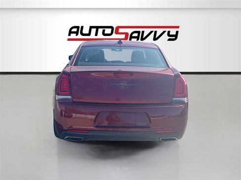 Used 2022 Chrysler 300 S image 6
