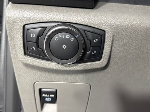 Used 2017 Ford F150 XL w/ Equipment Group 101A Mid AWD/4WD image 18