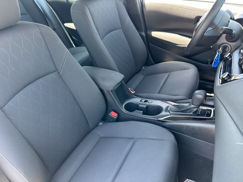 Used 2023 Toyota Corolla LE FWD image 9