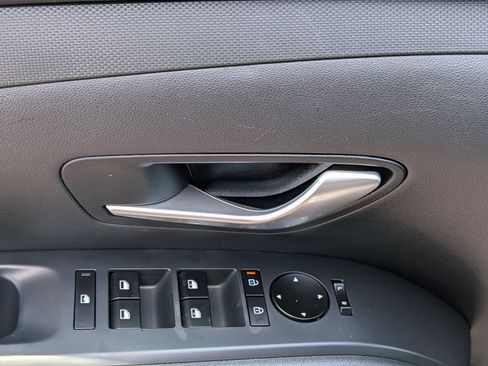 Used 2025 Hyundai Tucson SEL FWD image 12
