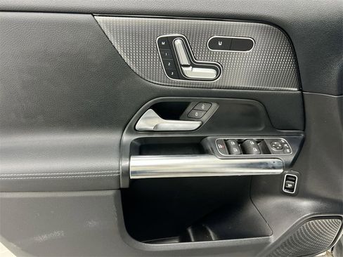 Used 2021 Mercedes-Benz GLA 250 4MATIC image 21