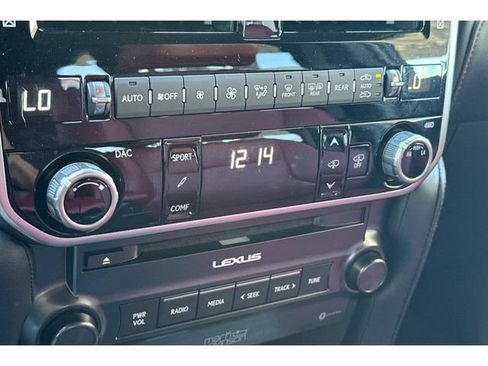 Certified 2023 Lexus GX 460 Luxury w/ Sport Design Package AWD/4WD image 22