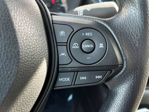 Used 2025 Toyota Corolla LE FWD image 28