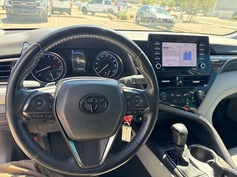 Used 2022 Toyota Camry SE w/ Carpet Mat Package (TMS) FWD image 6