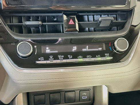 Used 2025 Toyota Corolla Cross L FWD image 23