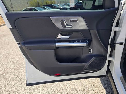 Used 2021 Mercedes-Benz GLA 250 4MATIC image 19