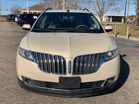 Used 2014 Lincoln MKX Base w/ Equipment Group 101A image 3