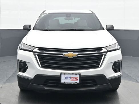 Used 2023 Chevrolet Traverse LS image 1
