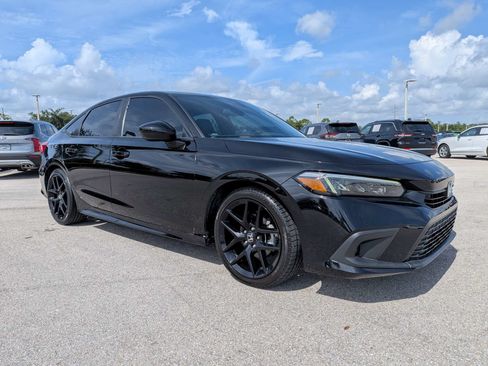 Used 2023 Honda Civic Sport image 2