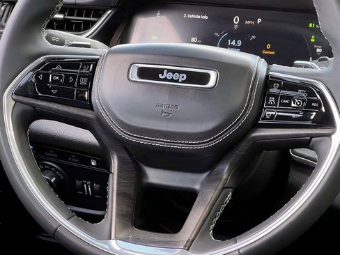 Used 2022 Jeep Grand Cherokee Overland AWD/4WD image 21