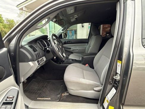 Used 2014 Toyota Tacoma 4x4 Access Cab w/ Convenience Package image 9