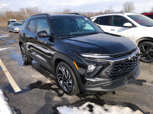 Certified 2025 Chevrolet TrailBlazer RS w/ Convenience Package image 3