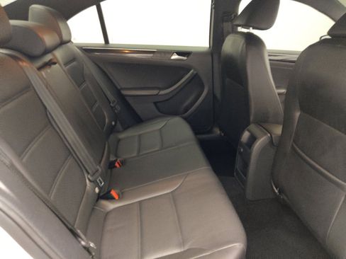 Used 2018 Volkswagen Jetta Sport FWD image 19