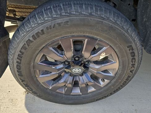 Used 2023 Toyota Tacoma Limited w/ Nightshade Package AWD/4WD image 7