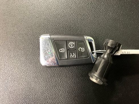 Used 2021 Volkswagen Atlas SEL Premium AWD/4WD image 33