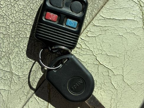 Used 2006 Ford Explorer Eddie Bauer image 11