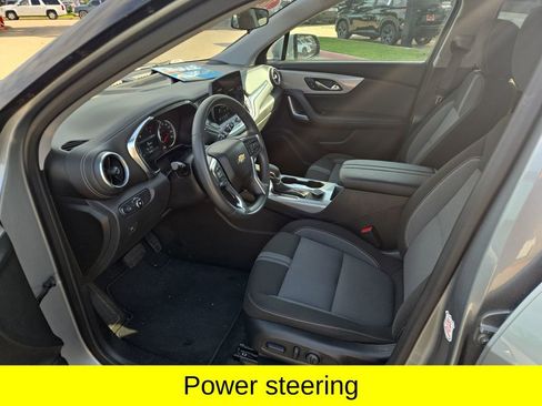 Used 2025 Chevrolet Blazer LT AWD/4WD image 23