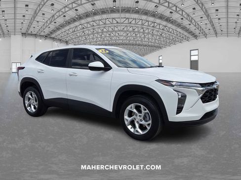 Used 2024 Chevrolet Trax LS w/ LS Convenience Package image 1