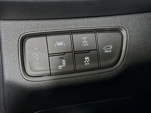 Used 2020 Hyundai Santa Fe Limited image 12