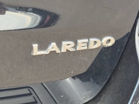 Used 2020 Jeep Grand Cherokee Laredo AWD/4WD image 21