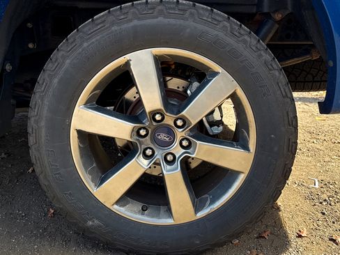 Used 2017 Ford F150 XLT w/ Equipment Group 302A Luxury image 9