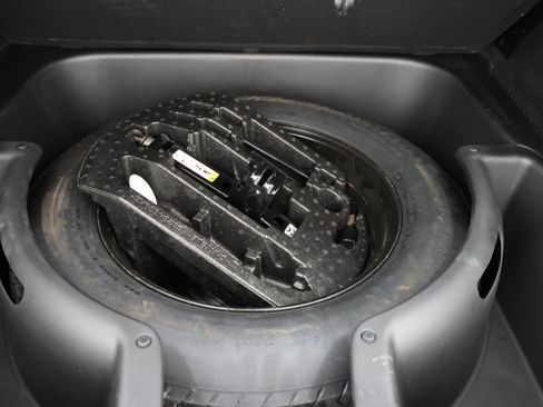 Used 2018 Jeep Grand Cherokee Altitude AWD/4WD image 28