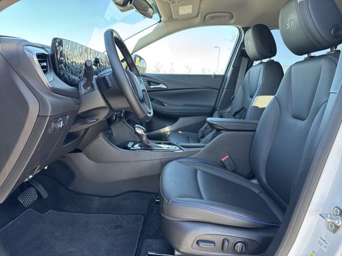 Used 2026 Buick Encore GX Sport Touring w/ Comfort Package image 16