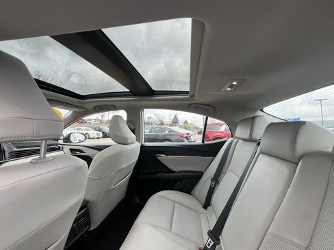 Used 2025 Toyota Camry XLE w/ Premium Plus Package image 24